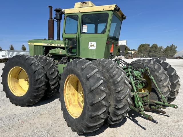Image of John Deere 7520 equipment image 1