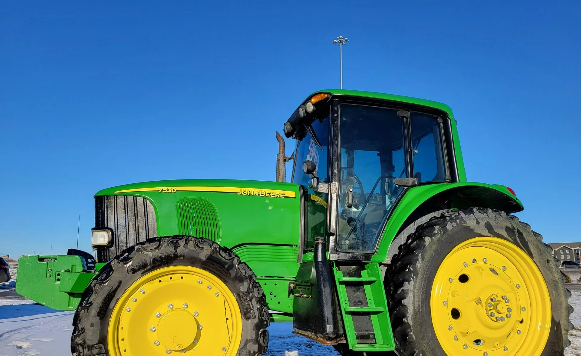 Main image John Deere 7520