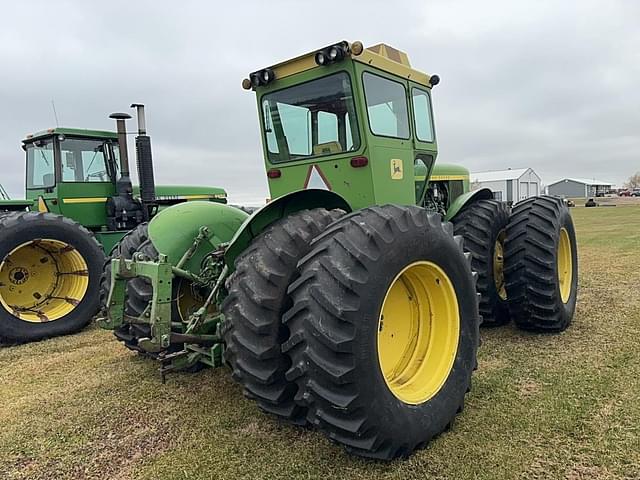 Image of John Deere 7520 equipment image 2