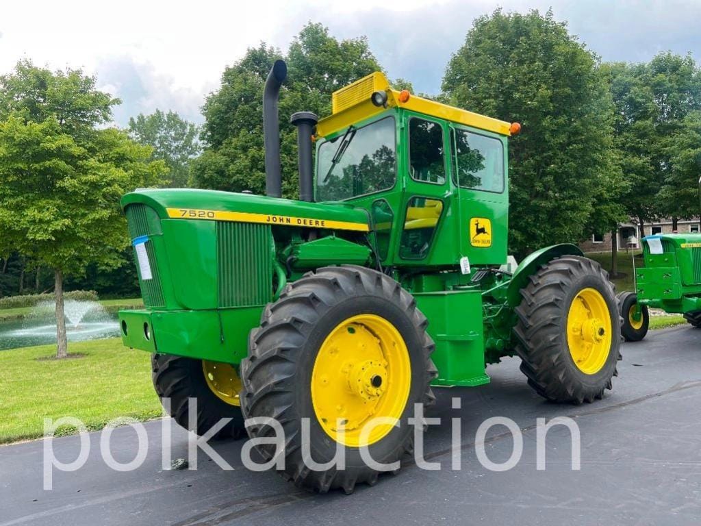 Main image John Deere 7520