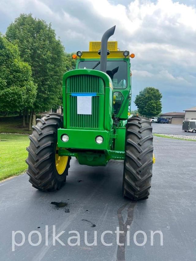 Image of John Deere 7520 equipment image 1