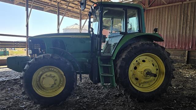 Image of John Deere 7520 equipment image 3