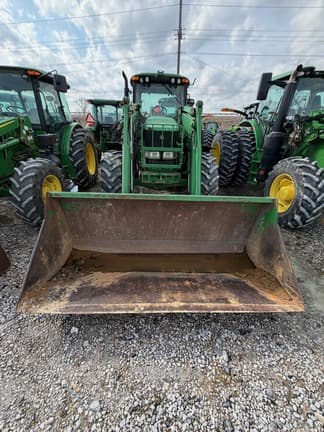 Image of John Deere 7520 equipment image 4