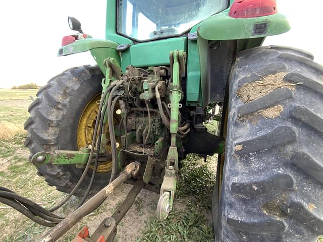 Image of John Deere 7520 equipment image 4
