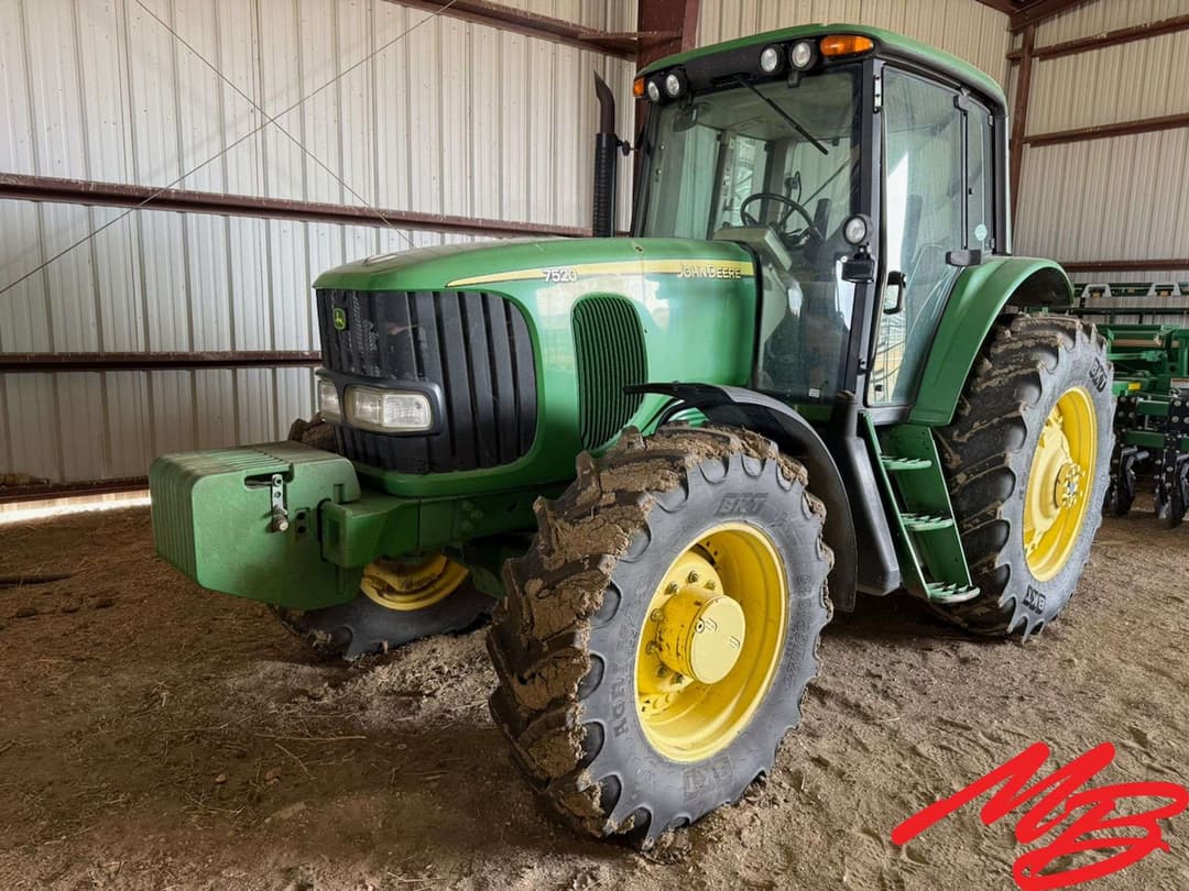 Image of John Deere 7520 Primary image