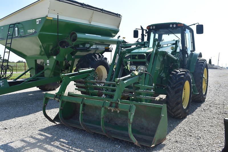 Image of John Deere 7520 Primary image