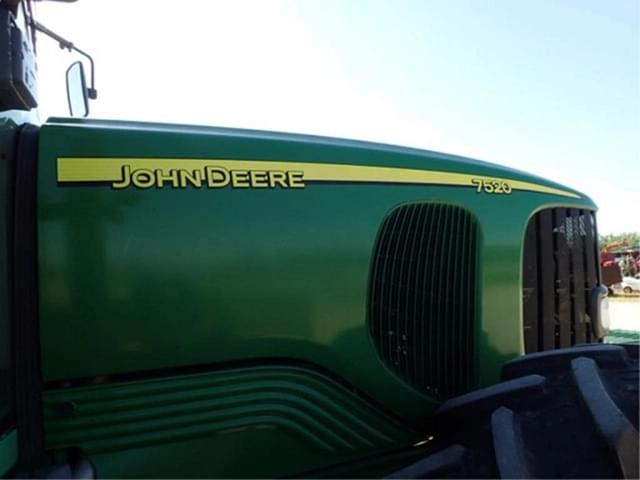 Image of John Deere 7520 equipment image 3