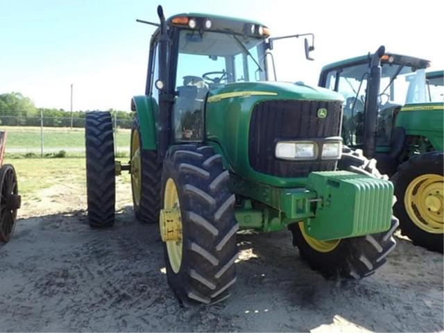Image of John Deere 7520 equipment image 2