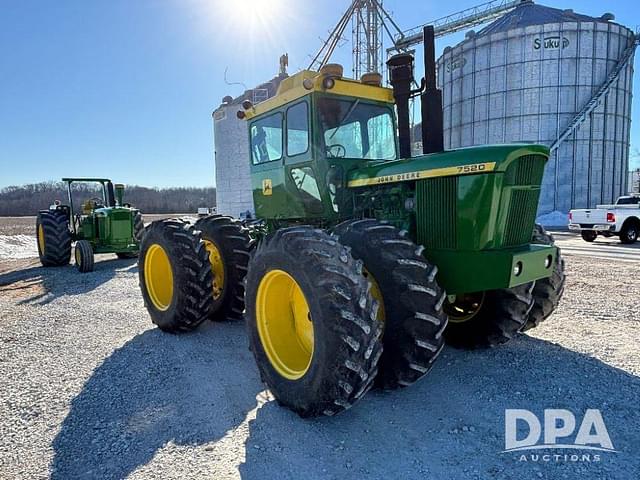 Image of John Deere 7520 equipment image 4