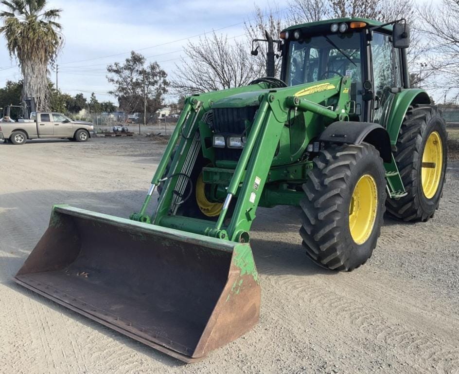 Main image John Deere 7520