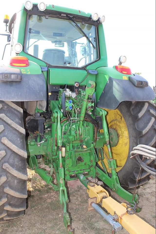 Image of John Deere 7530 Premium equipment image 3