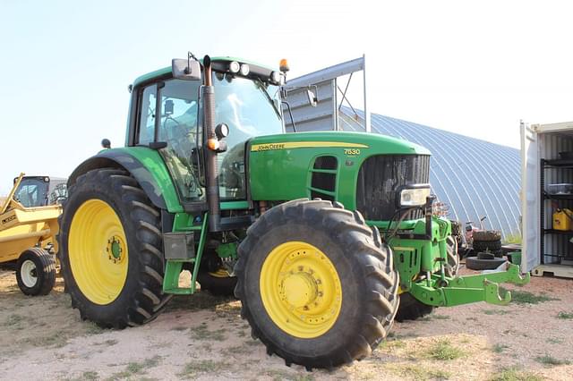 Image of John Deere 7530 Premium equipment image 1