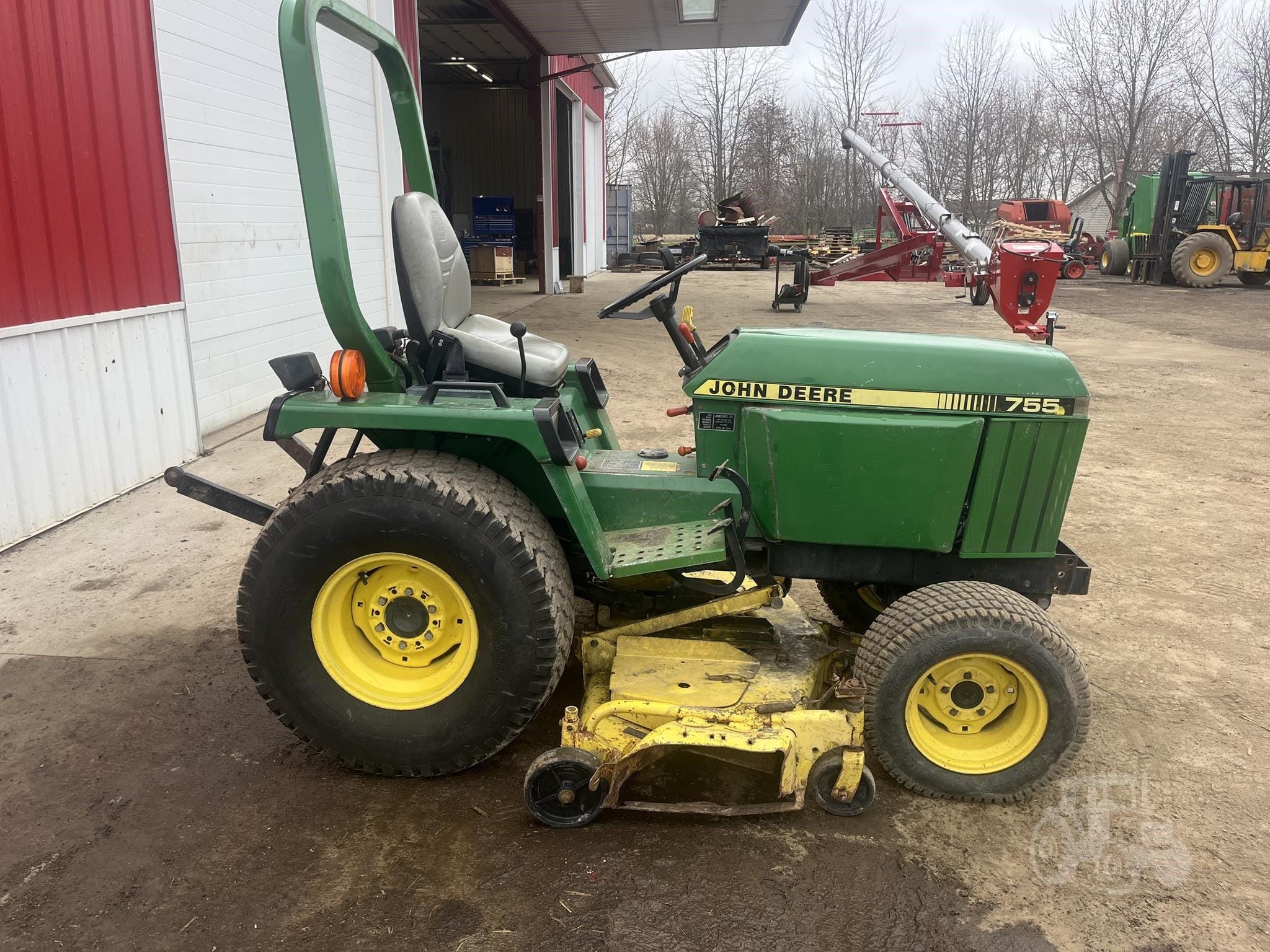 John Deere 755 Equipment Image0