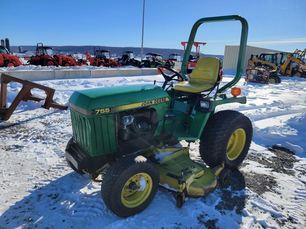 Image of John Deere 755 Primary image