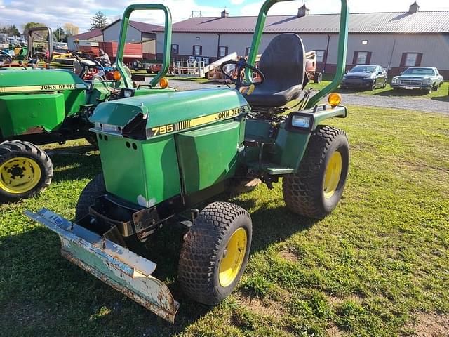 Image of John Deere 755 equipment image 1