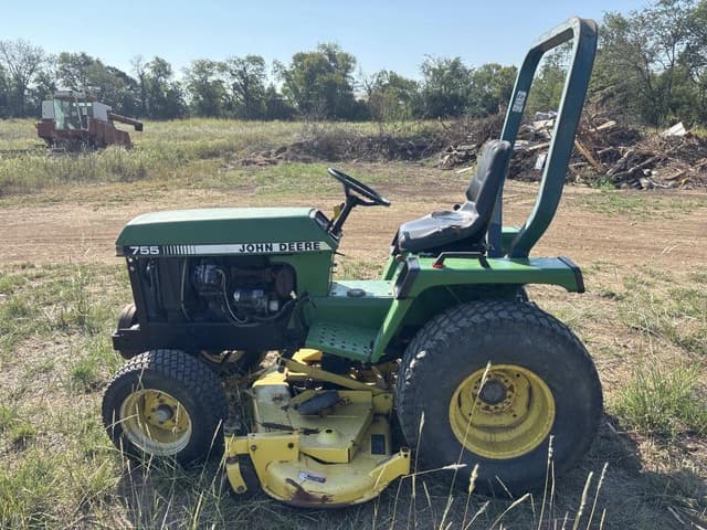 Image of John Deere 755 equipment image 1