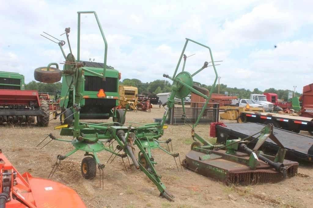 John Deere 756 Equipment Image0