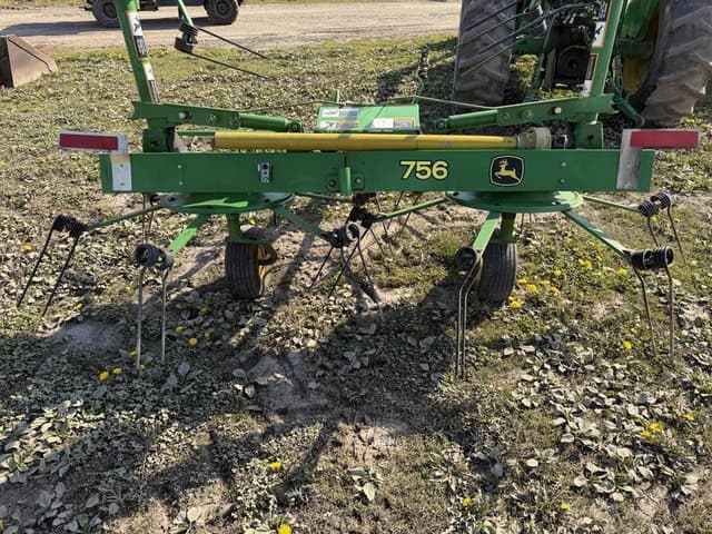 Image of John Deere 756 equipment image 4