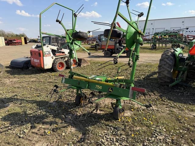 Image of John Deere 756 equipment image 3
