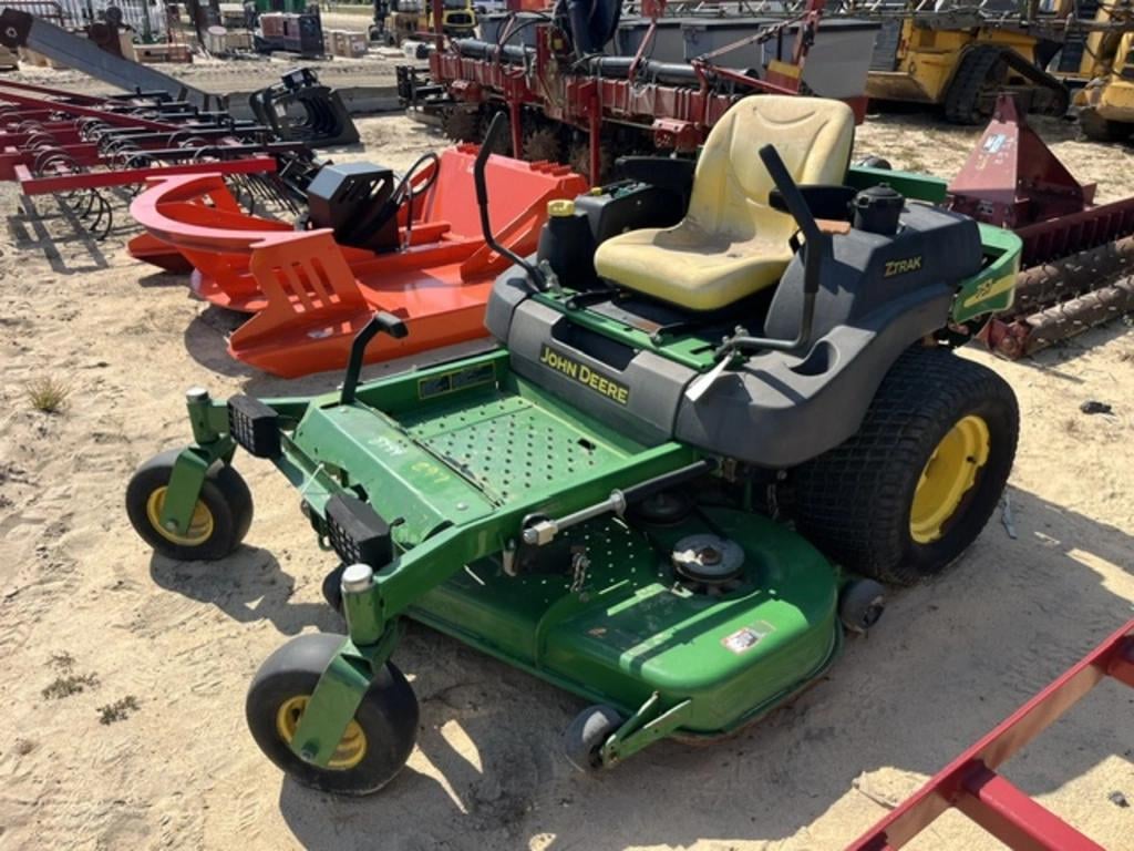 John Deere 757 Equipment Image0