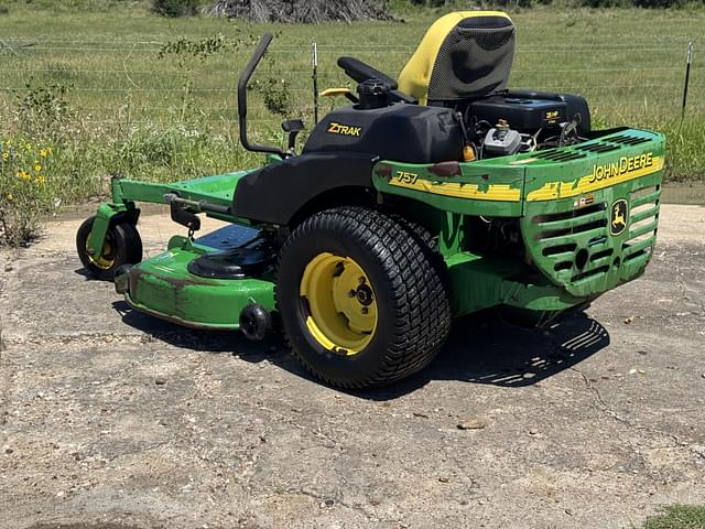 Image of John Deere 757 equipment image 1