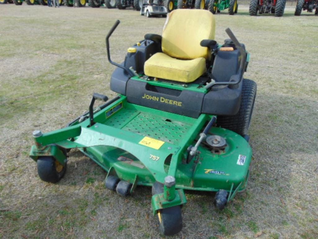 John Deere 757 Equipment Image0