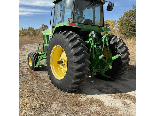 Image of John Deere 7600 equipment image 2