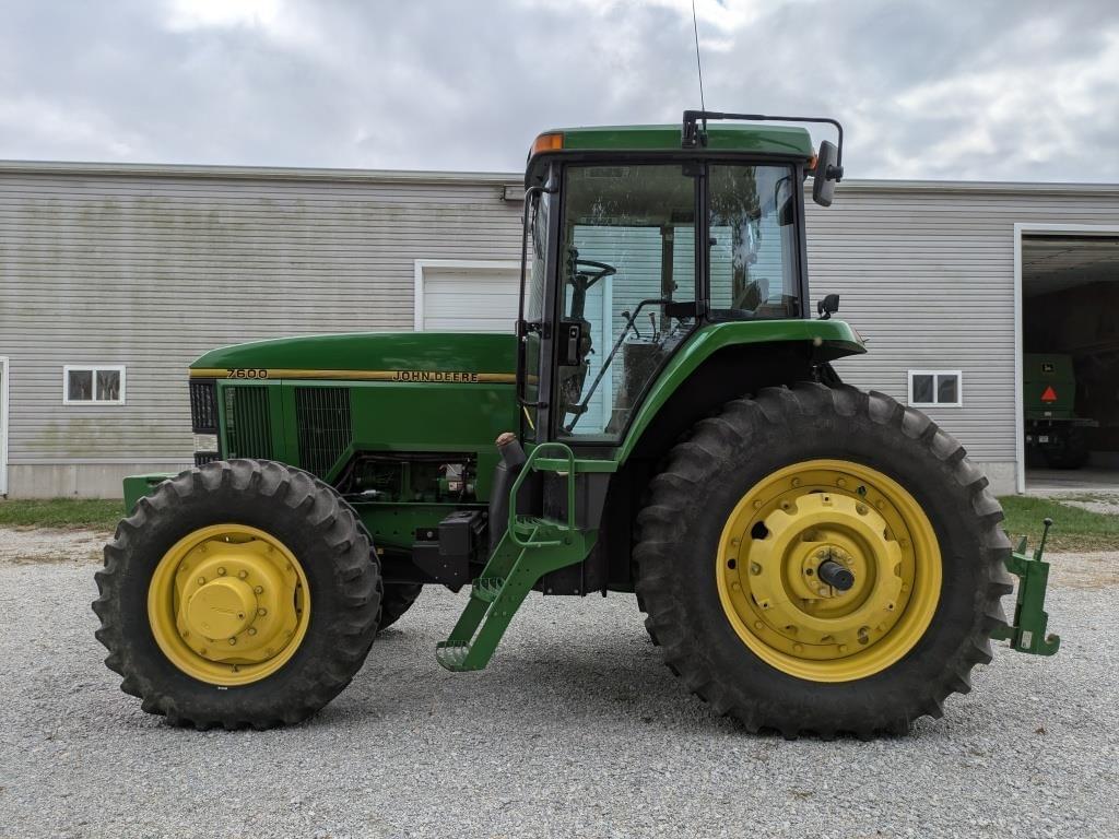 Image of John Deere 7600 Primary image