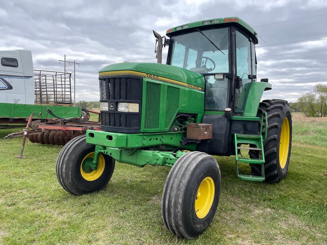 Image of John Deere 7600 Primary image