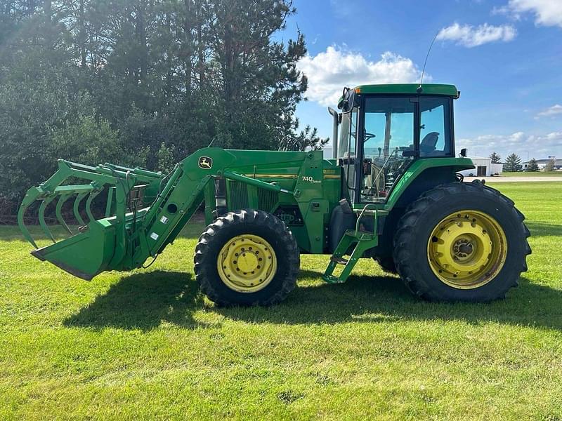 Image of John Deere 7600 Primary image