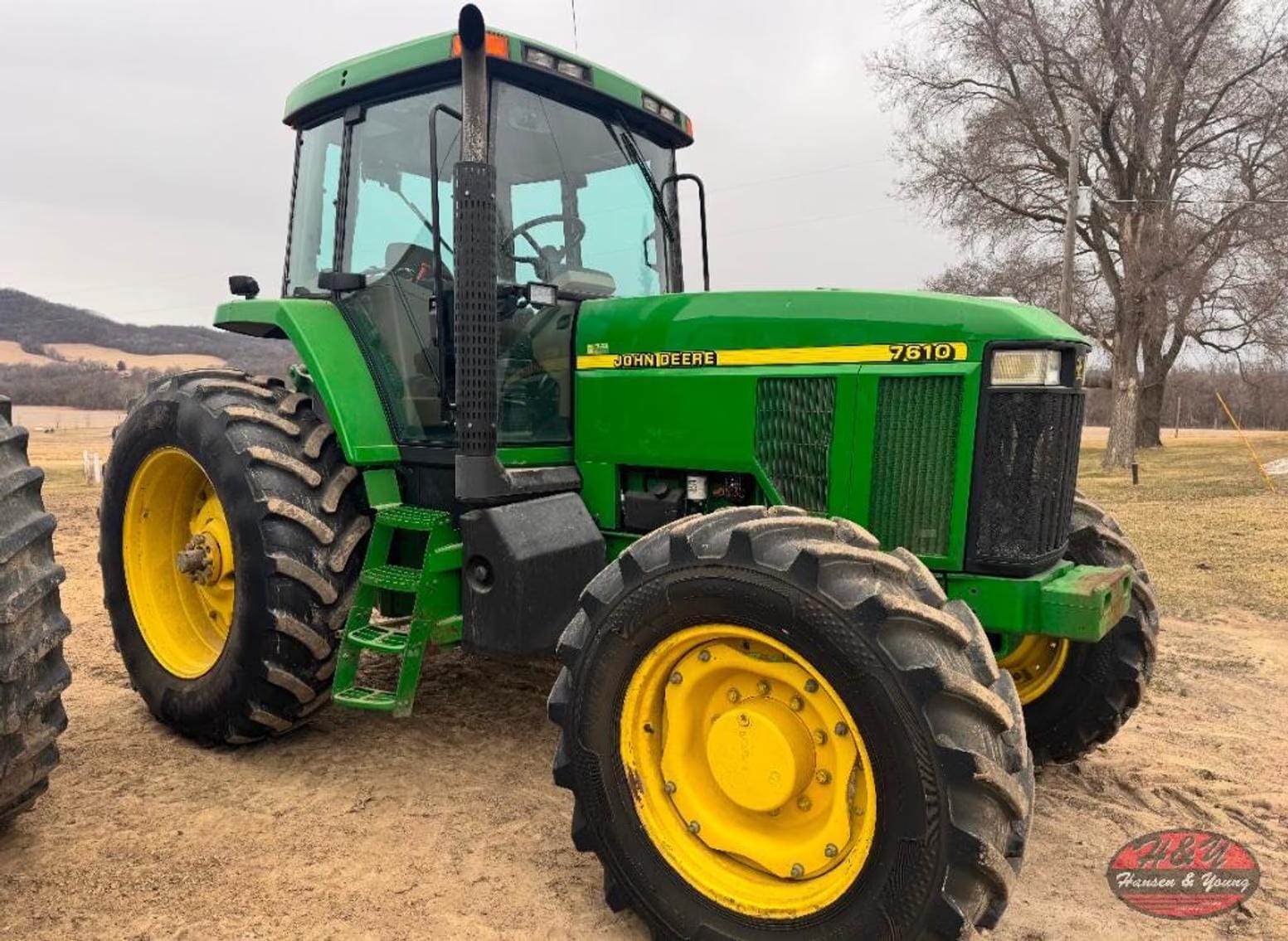 John Deere 7610 Equipment Image0