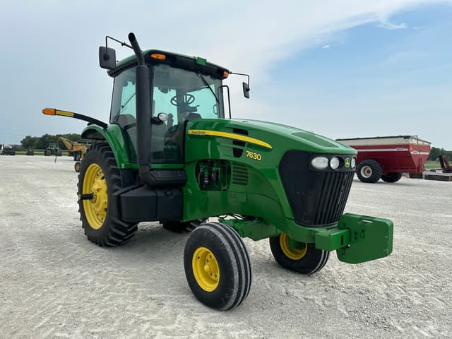 Image of John Deere 7630 equipment image 3