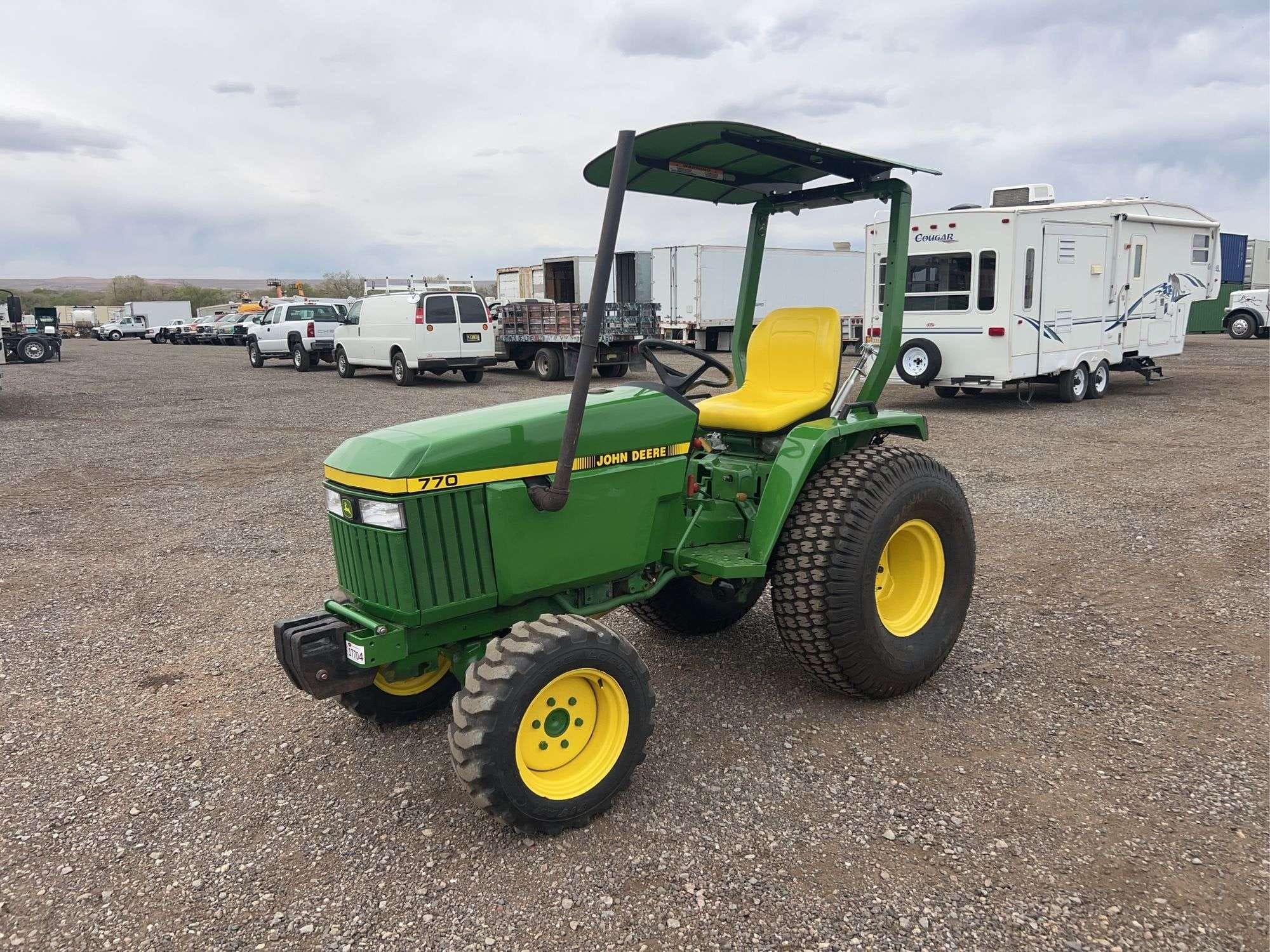 John Deere 770 Equipment Image0