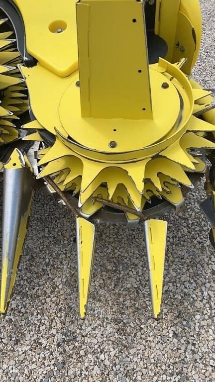 Image of John Deere 770 equipment image 2