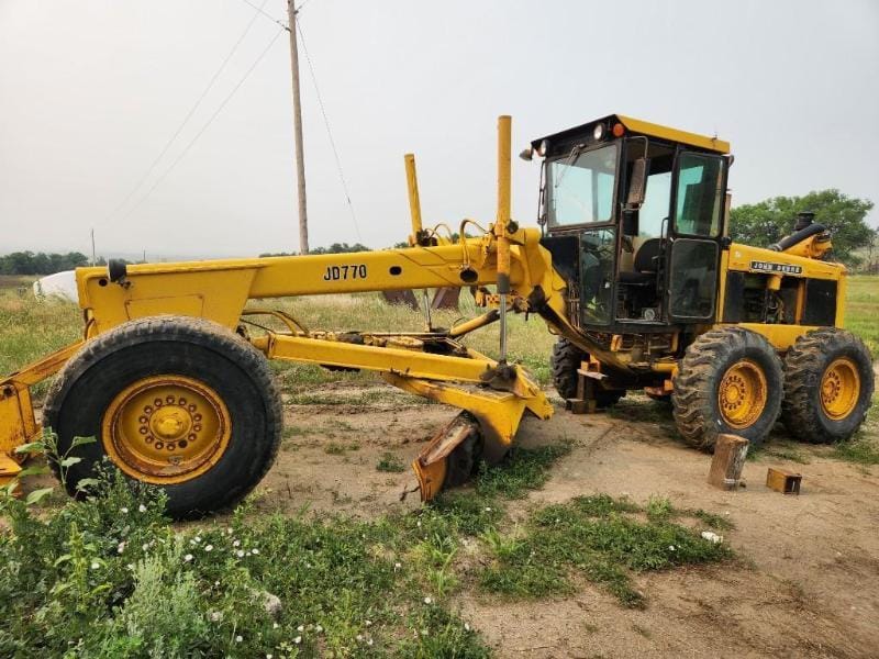 Main image John Deere 770