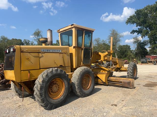 Image of John Deere 770 equipment image 3