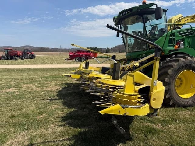 Image of John Deere 770 equipment image 2