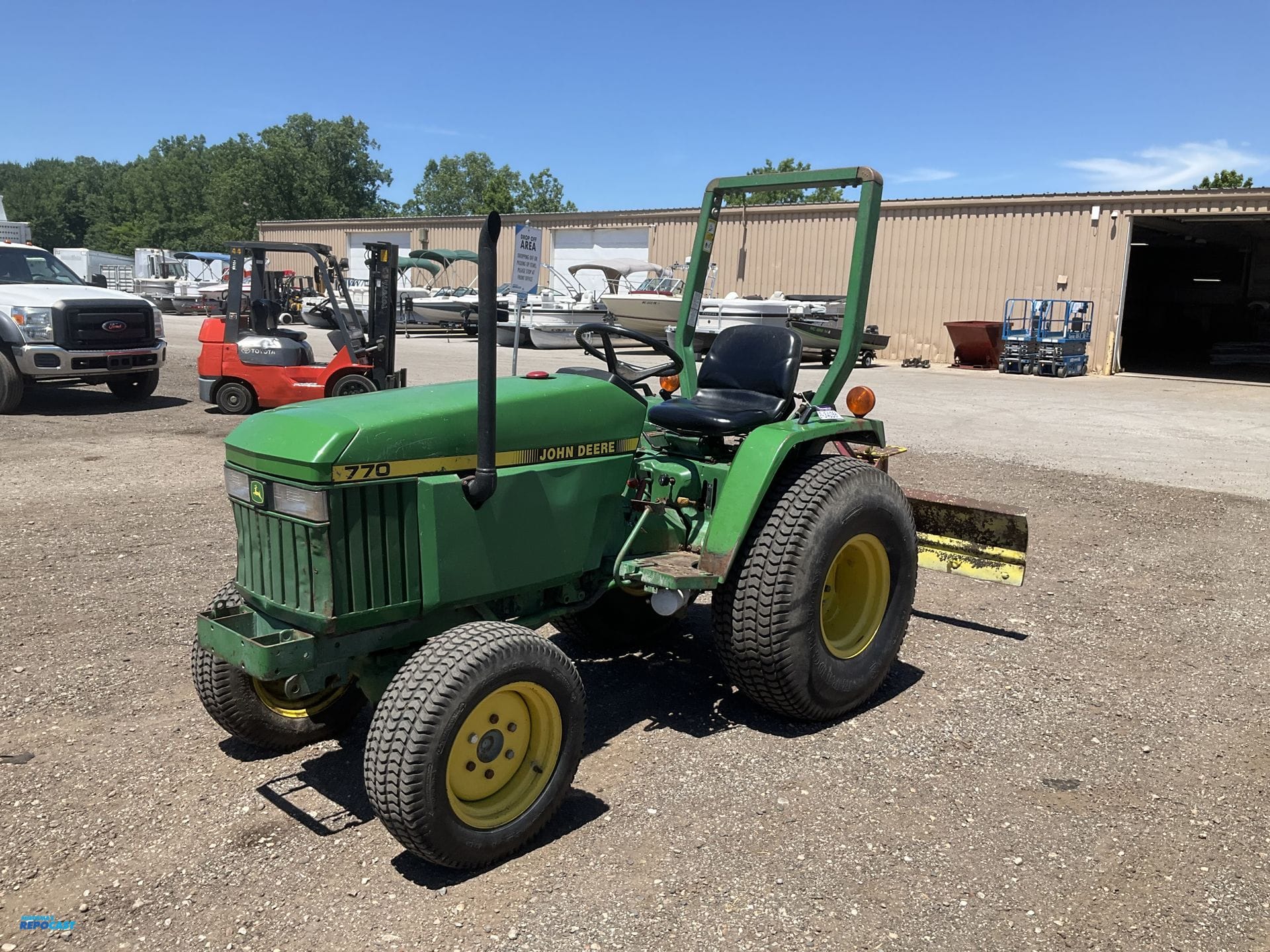 John Deere 770 Equipment Image0