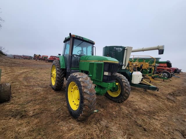 Image of John Deere 7700 equipment image 1