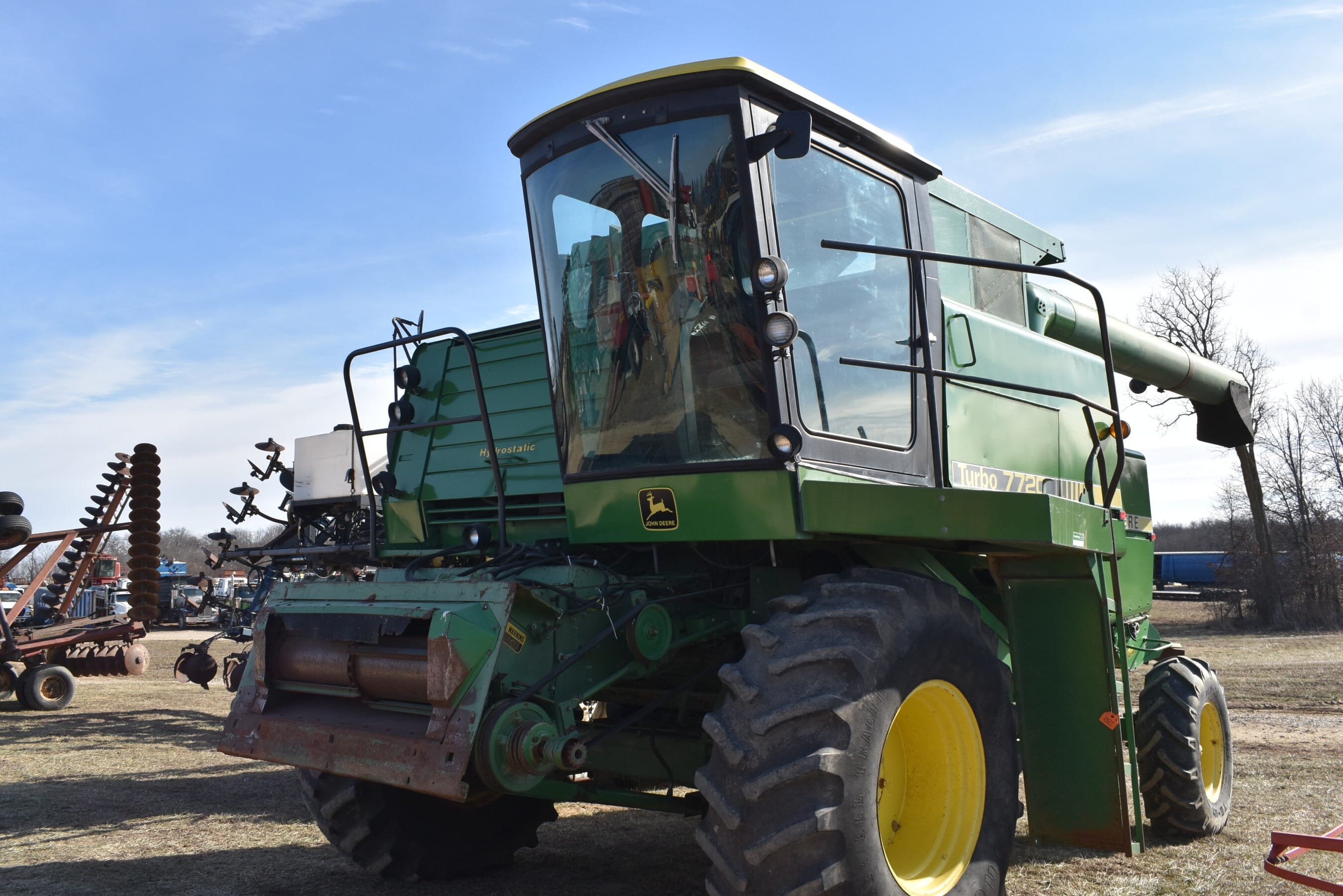John Deere 7700 Equipment Image0