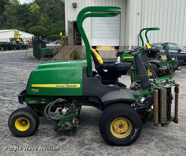 Image of John Deere 7700 equipment image 3