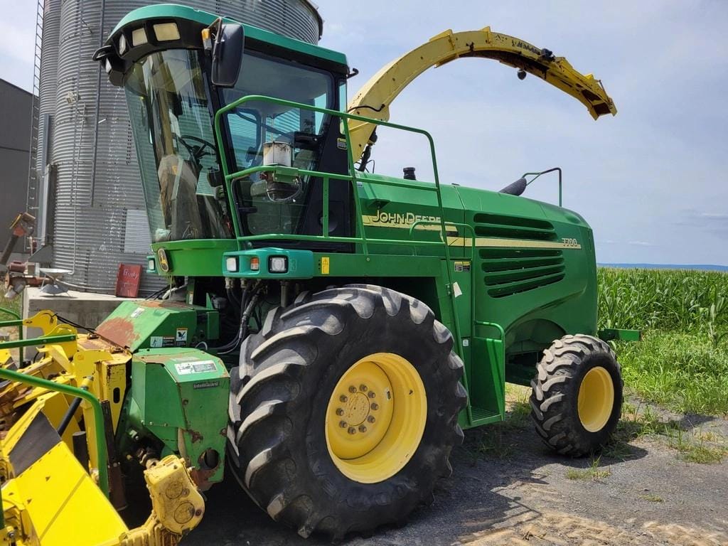 John Deere 7700 Equipment Image0