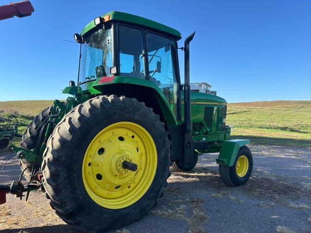 Image of John Deere 7700 equipment image 4