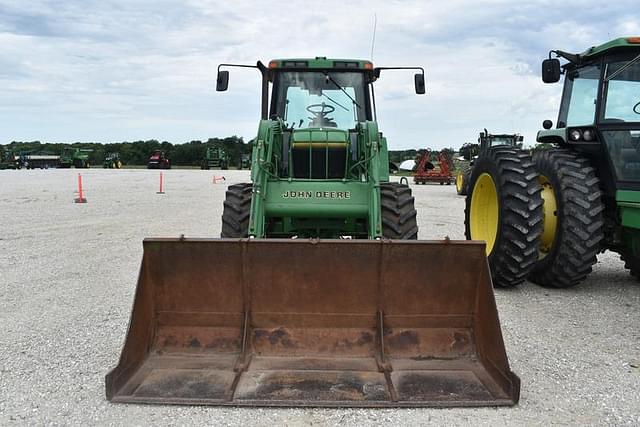 Image of John Deere 7700 equipment image 1