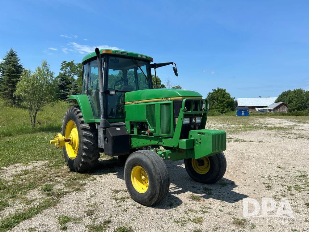 John Deere 7700 Equipment Image0