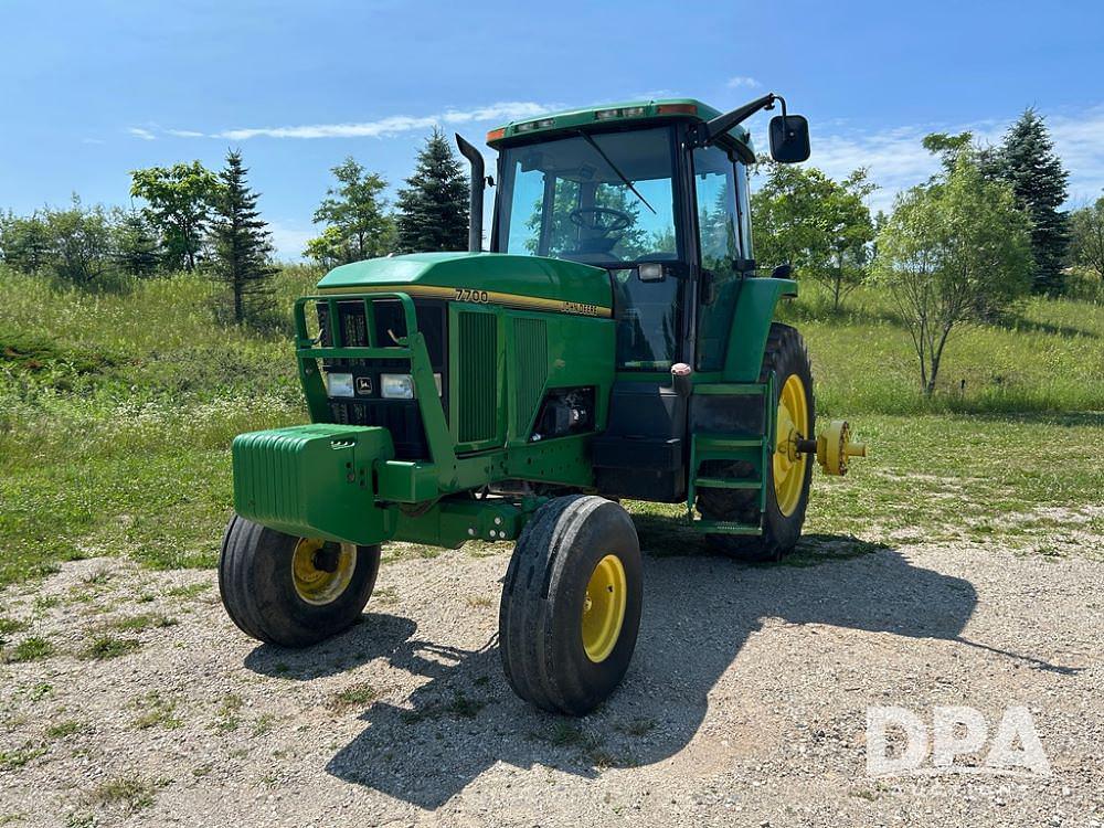 Image of John Deere 7700 Primary image