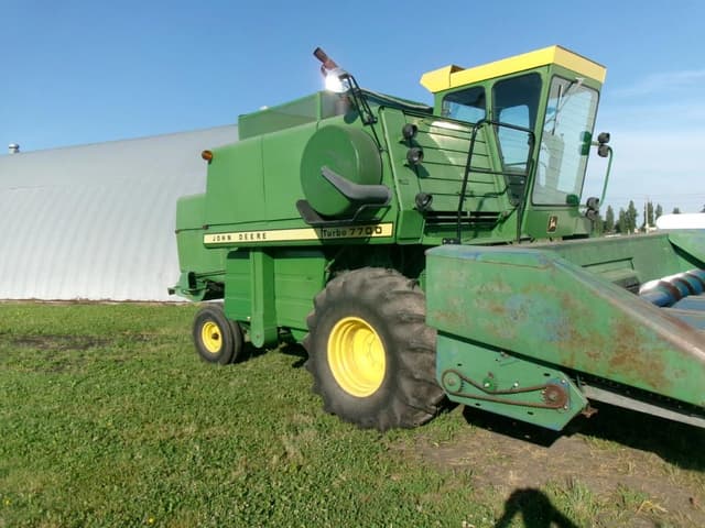 Image of John Deere 7700 equipment image 4