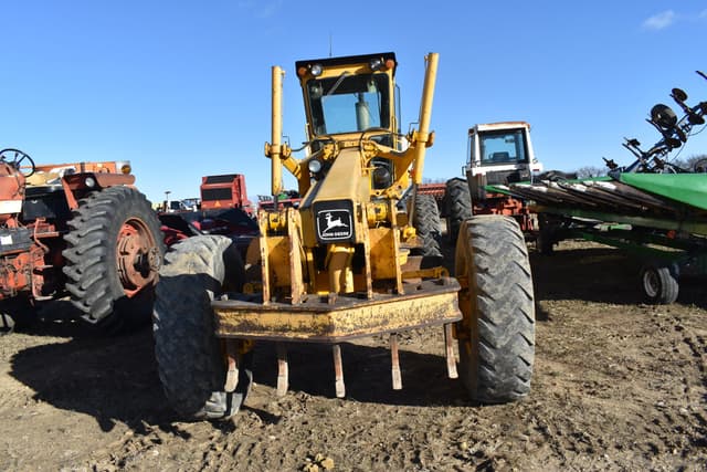 Image of John Deere 770A equipment image 2
