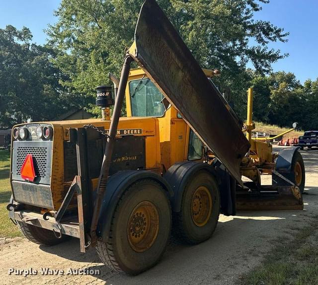 Image of John Deere 770A equipment image 4