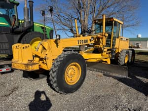 John Deere 770BH Image